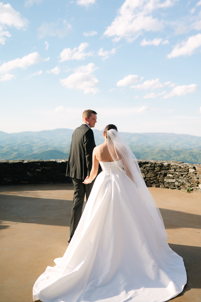 How To Create A Wedding Guest List Without Stress