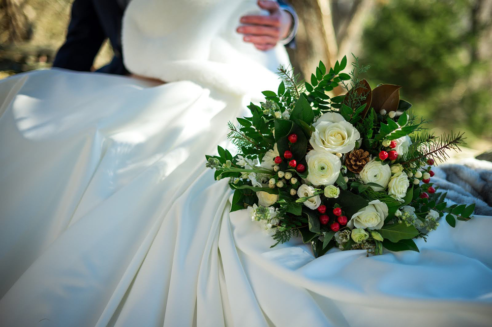 How Floral & Décor Choices Affect Photography For Your Outdoor Wedding