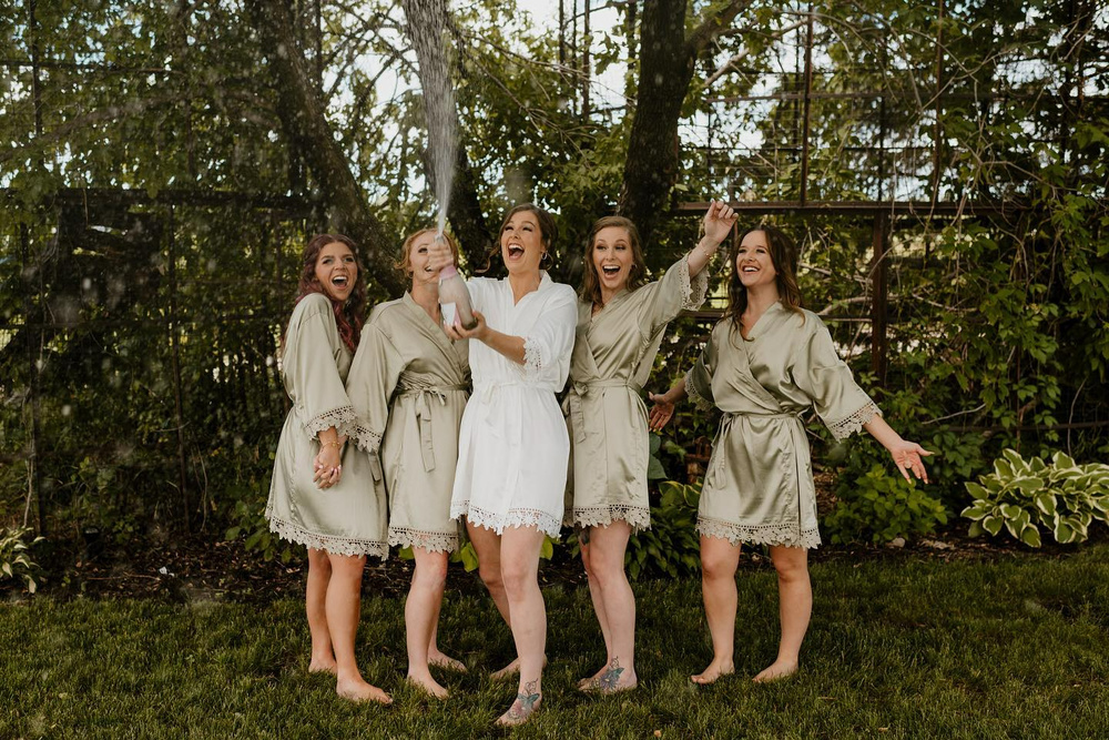 The Most Commonly Forgotten Wedding Day Essentials—and How To Avoid Them