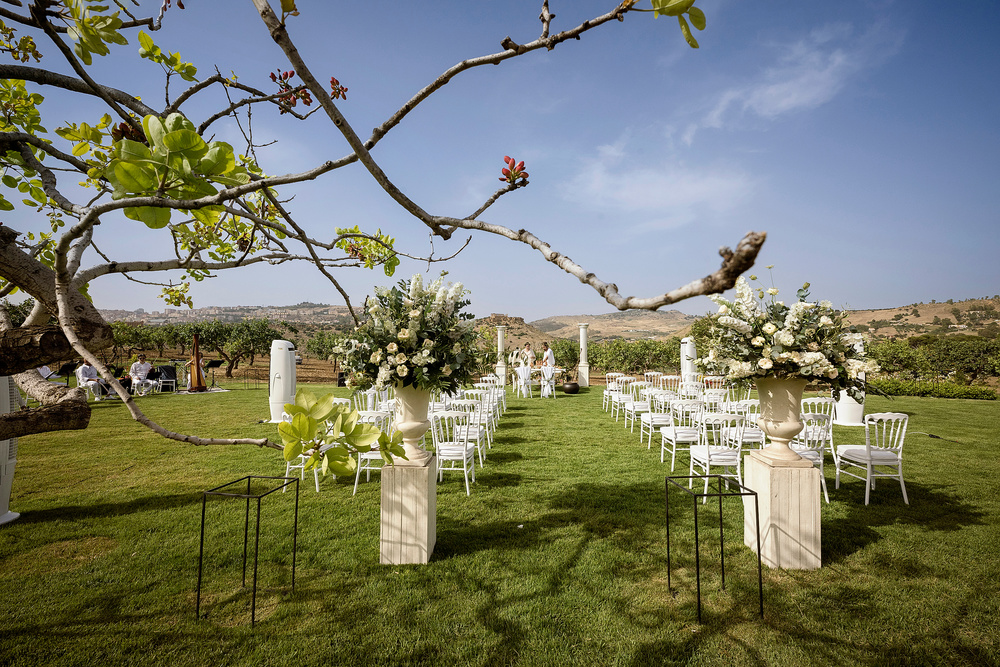 Twin Stars' Alchemic Marriage In Valley Of Temples: Antonia And Daren's Wedding In Ancient Temples In Sicily