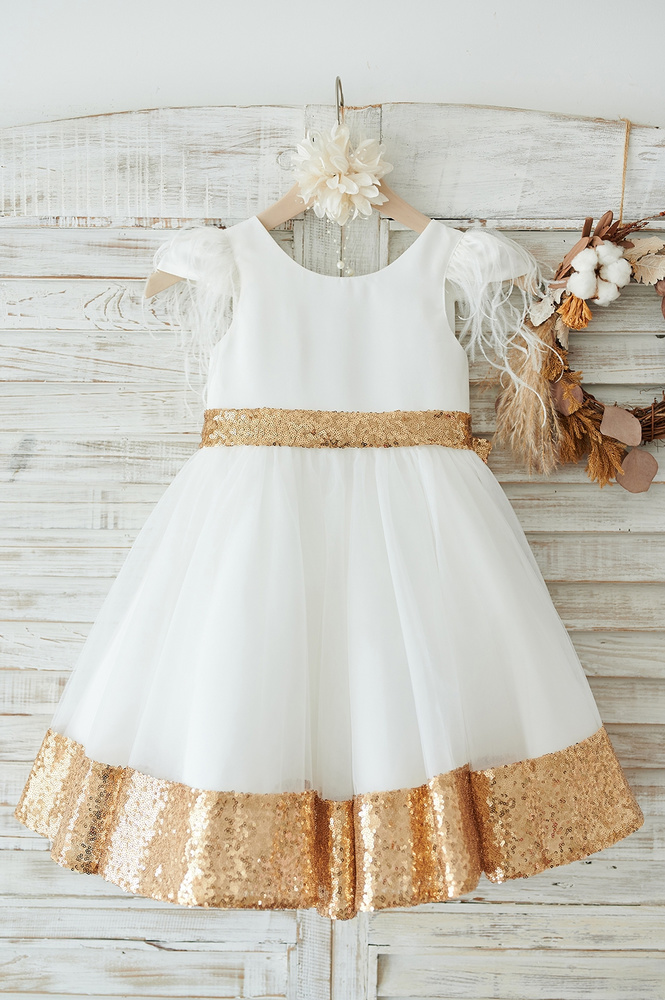 Best 12 Vintage-inspired Flower Girl Dresses For Country Wedding