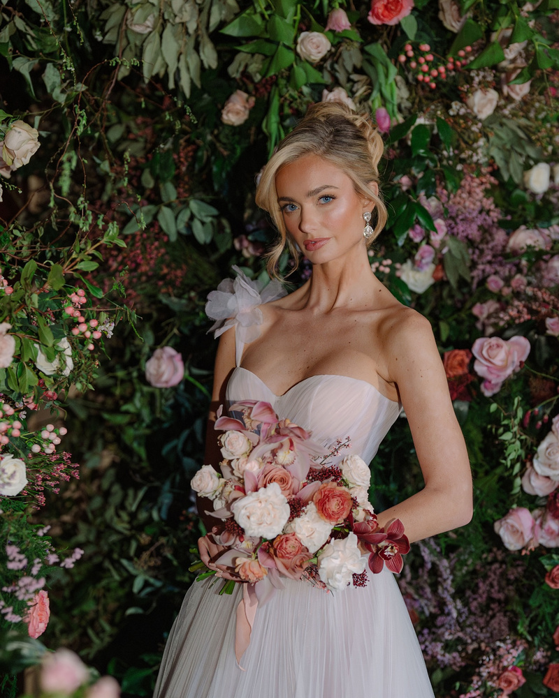 Less Is More: The Ultimate Minimalist Bridal Style Guide