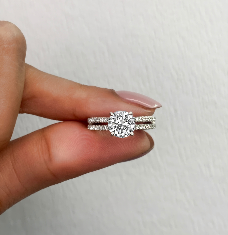 Side Stone Engagement Rings
