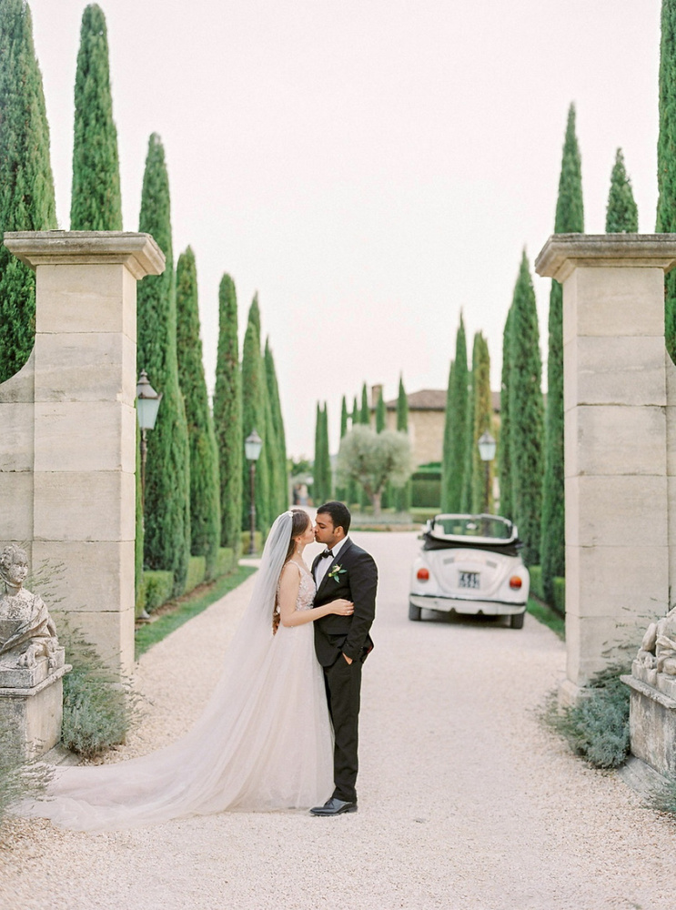 Go Small And Go In Italy. Wedding Trend 2022