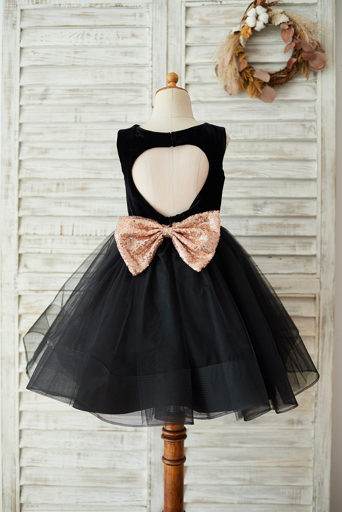 Can Flower Girl Wear Black Dress At The Wedding?