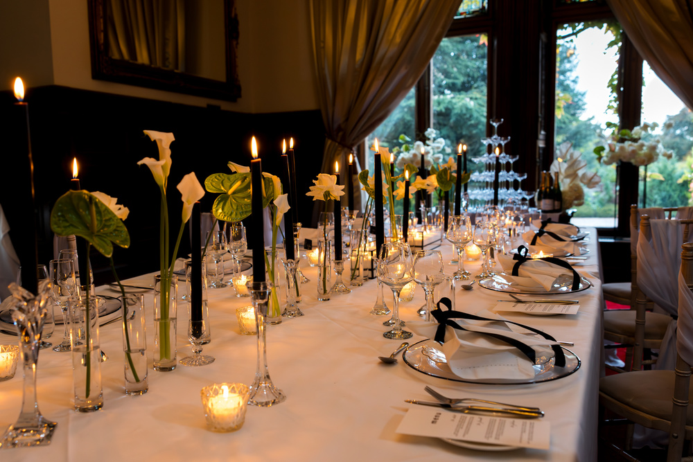 A Modern Editorial Styled Shoot At Manor By The Lake: English Elegance Reimagined