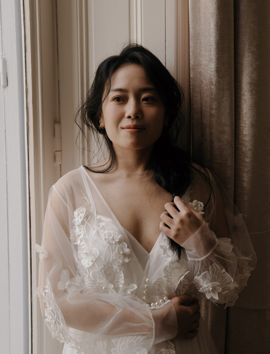 A Fairytale Wedding At Domaine Des Halles: Embracing Romance Amidst A Light Rain