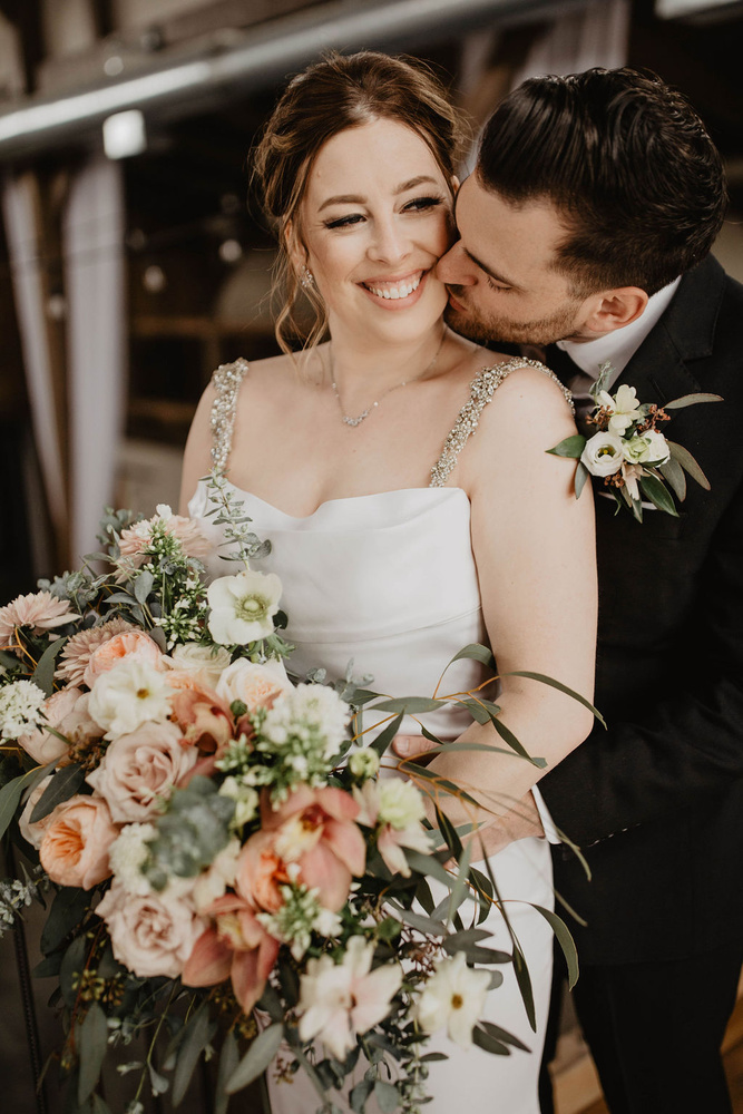 Classic But Chic Spring Wedding At Hawthorn Estates