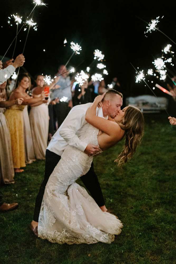 7 End Of Night Wedding Exit Ideas
