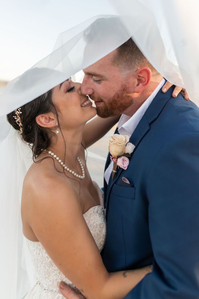 Evelyn And Raymond Are Both Complete Goofballs Who Compliment Each Other On Out Of This World Level. They Met In School And Were Engaged In November Of 2018. From The Time We Shot Their Engagement Session, I Knew These 2 Were Going To Be Incredibly F