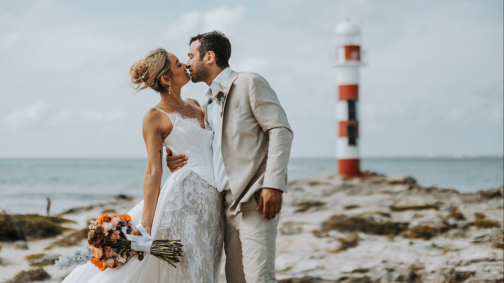 Dream Wedding With A Tree Seating Chart In Cancun For A Fun-loving Couple