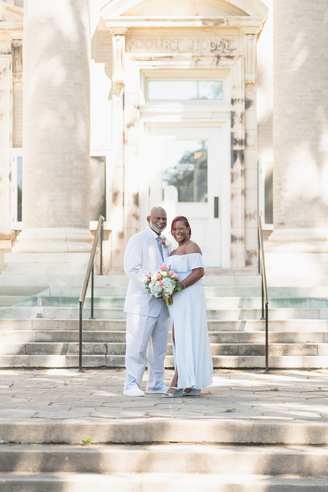 Intimate Wedding In Brunswick, Georgia Glynn County Courthouse