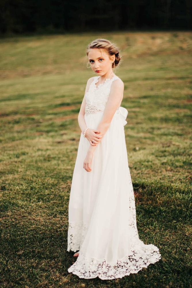 Bohemian Wedding? Get Inspired By These Flower Girl Bohemian Looks
