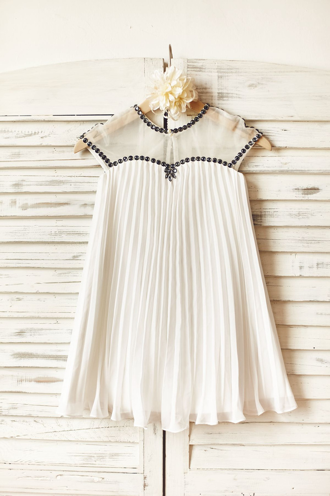 10 Sweetheart Neckline Flower Girl Dresses For Shabby Chic Wedding