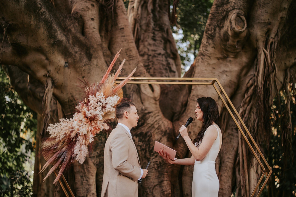 Dreamy Wedding In Brisbane City Beneath A Fig Tree