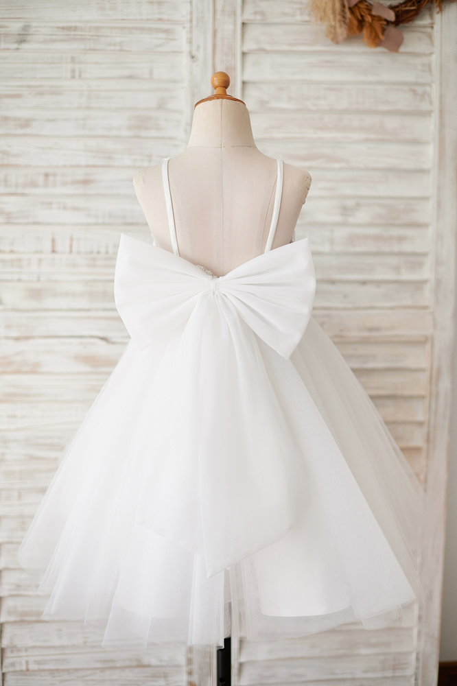 Best 8 Ivory Flower Girl Dresses With Bows For 2021